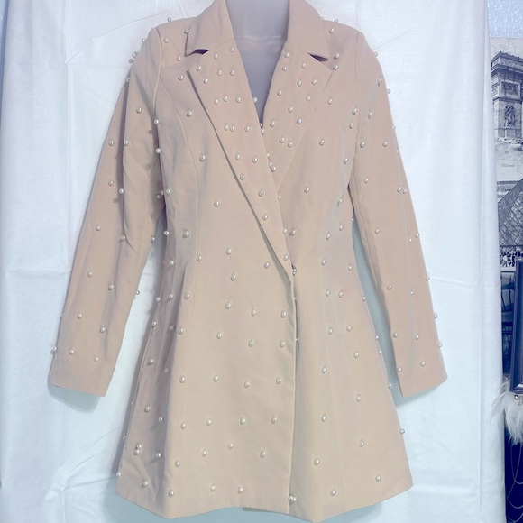 Pearls NEW Bohoo Blazer 💃🏻🔥 - Picture 3 of 5